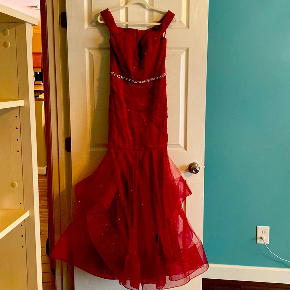 Glamour by Terani Red dress. Never worn. Size 8.